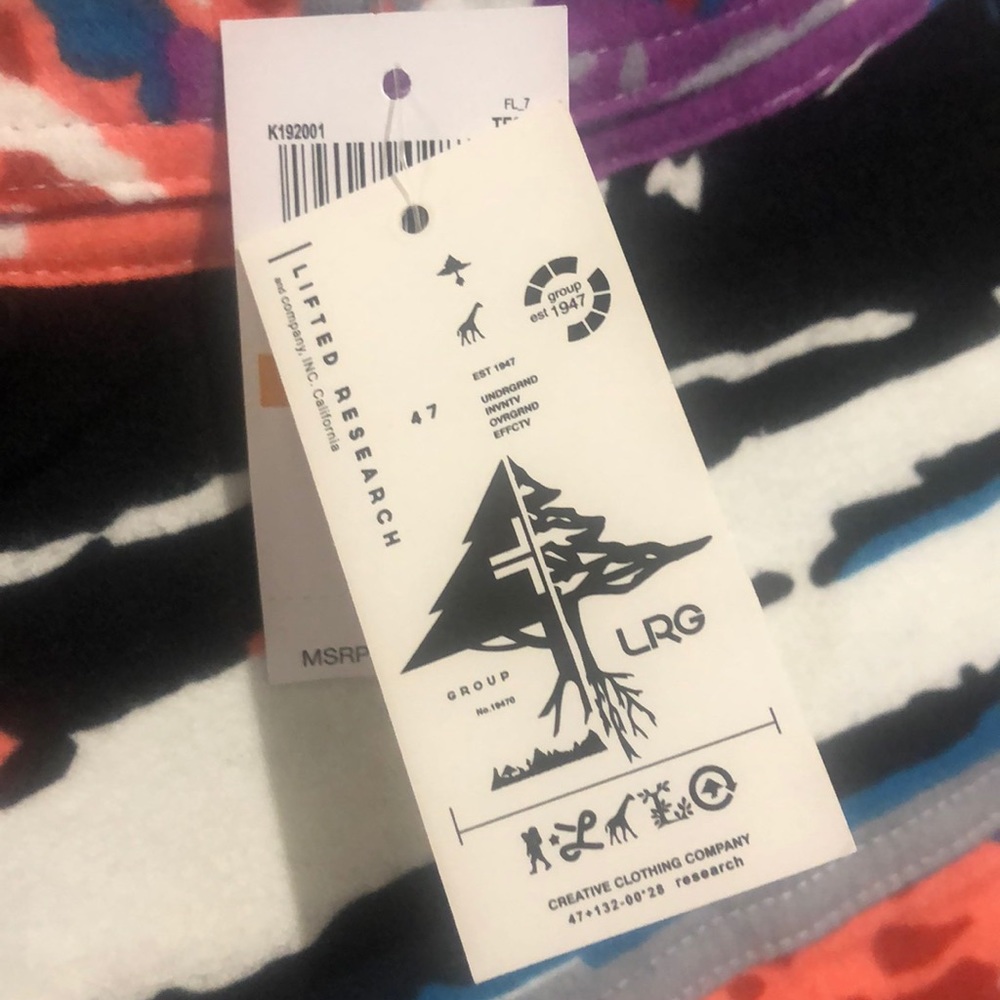 NWT soft flannel with nature scene print - Picture 4 of 4